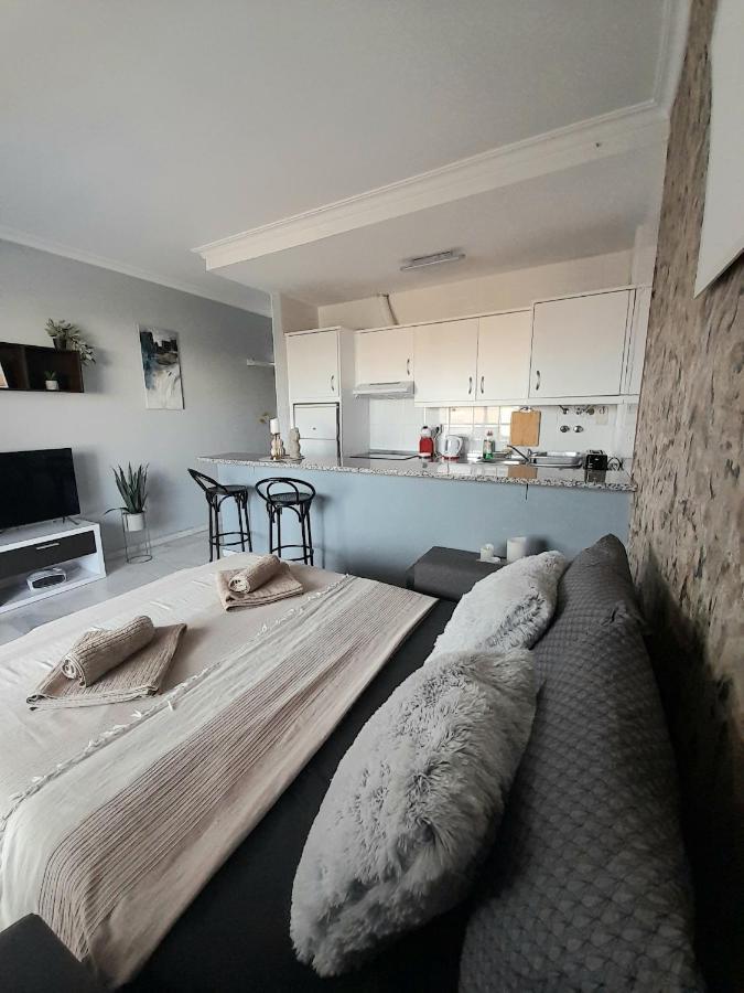 פואנגירולה Nice Apartment Near The Beach מראה חיצוני תמונה
