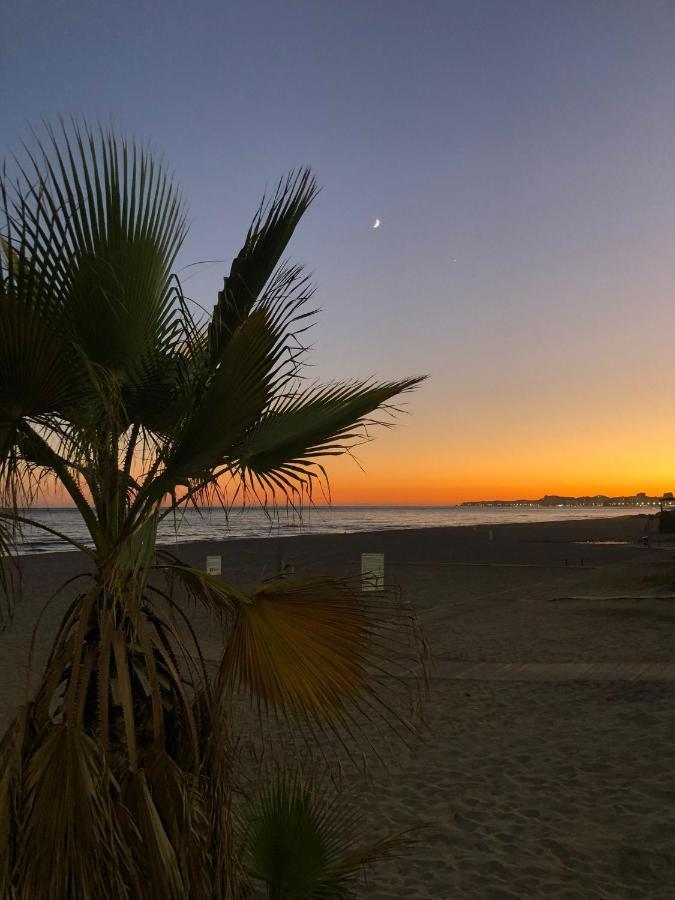 פואנגירולה Nice Apartment Near The Beach מראה חיצוני תמונה